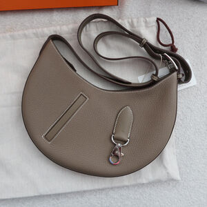 Hermès Etoupe Togo P'tit Arçon with Palladium Hardware (PHW)